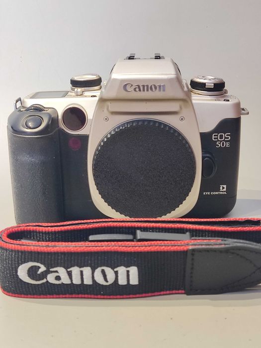 Canon EOS 50E - Câmara Analógica