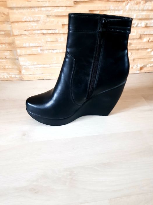 Czarne botki ocieplane