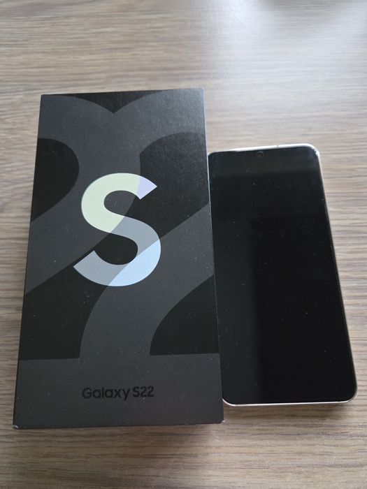 Samsung S22 / 256GB idealny stan