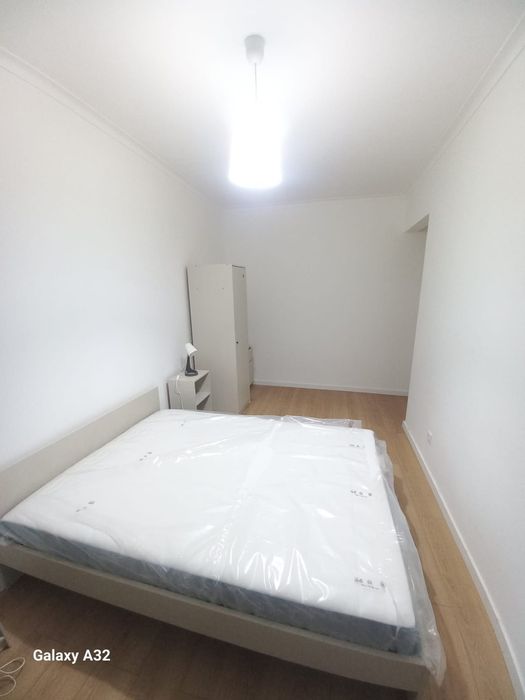 Quarto alugar almada