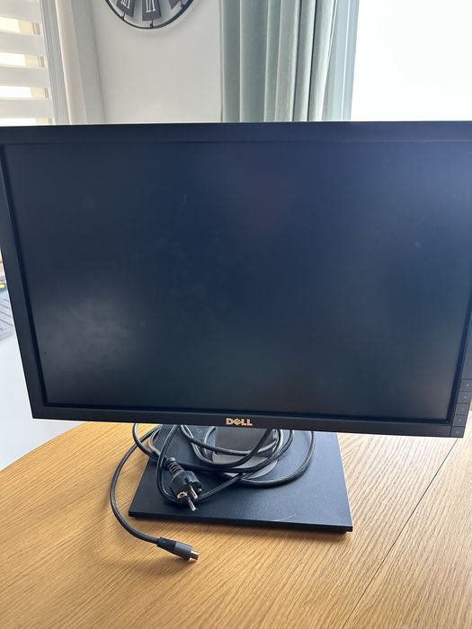 Monitor Dell p2210