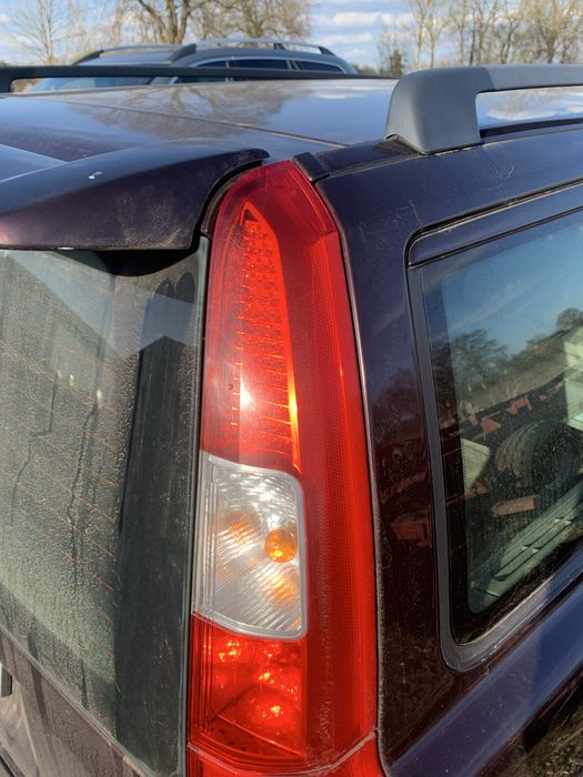 Lampa prawa dolna górna prawy tył volvo v70 ii xc70 i lift