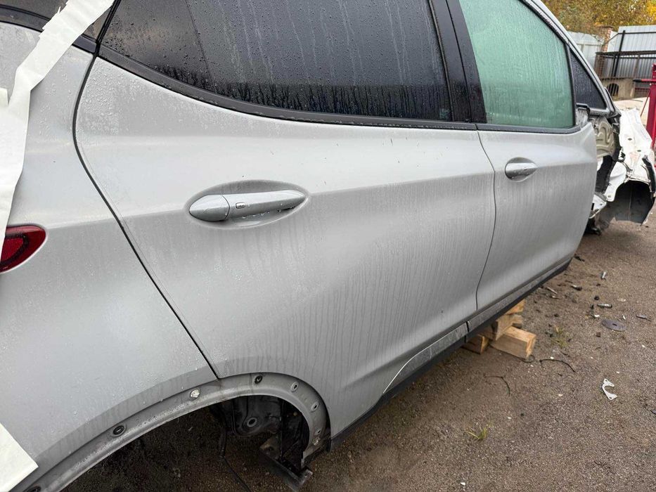 Двері Chevrolet Bolt EV дверь дверка передні/задні Шевролет Болт 633D