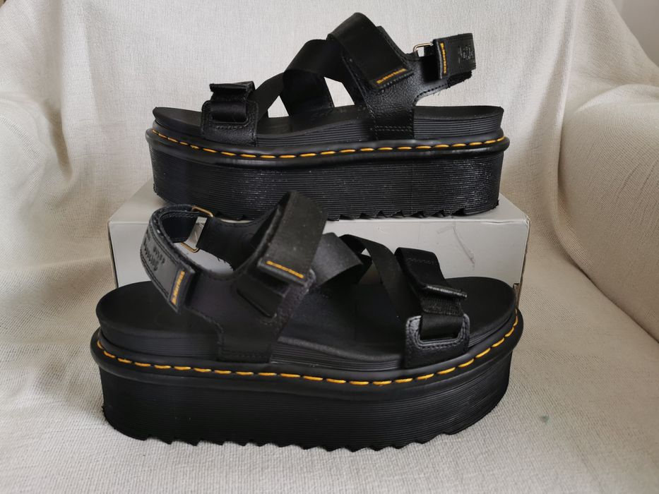 Dr. Martens Air Wair Kimber II sandały na platformie 42