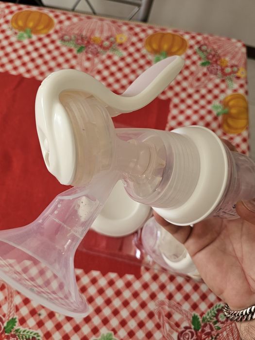 Manual breast pump63825545498371121