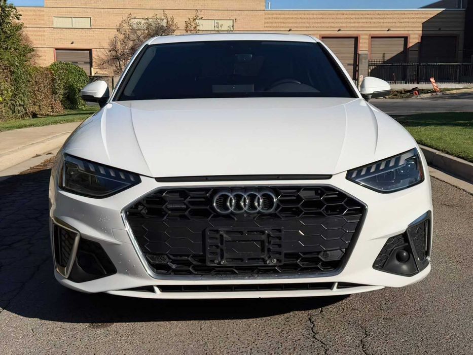 Audi A4      2022