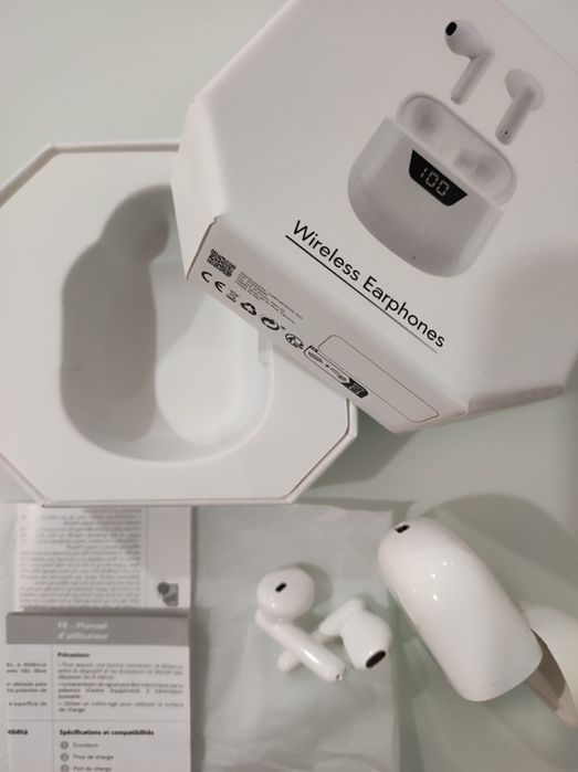 Earphones brancos