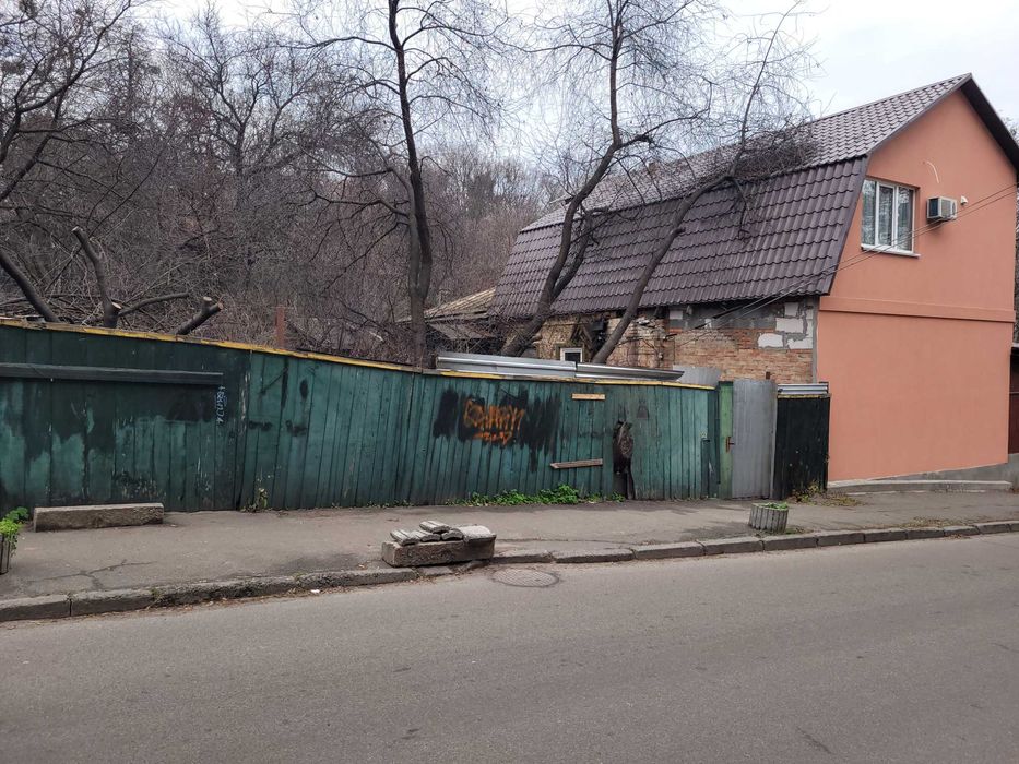 Продам 1\2 дома и участок 7,85 сот  м Лукьяновка ул. Лермонтовская д.3