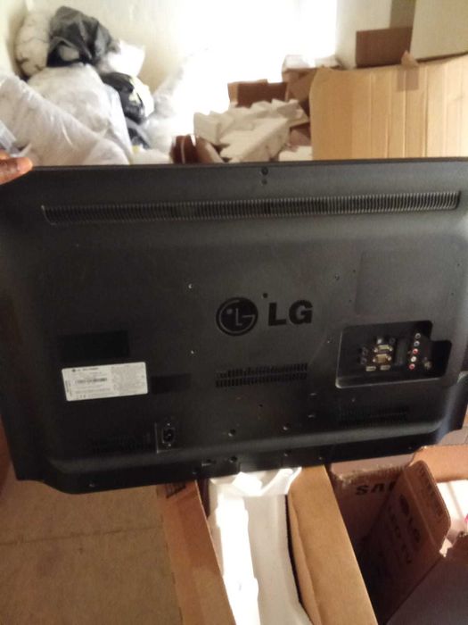 TV LG 32'' LED – Simples, funcional e com suporte incluído!64584398764034121