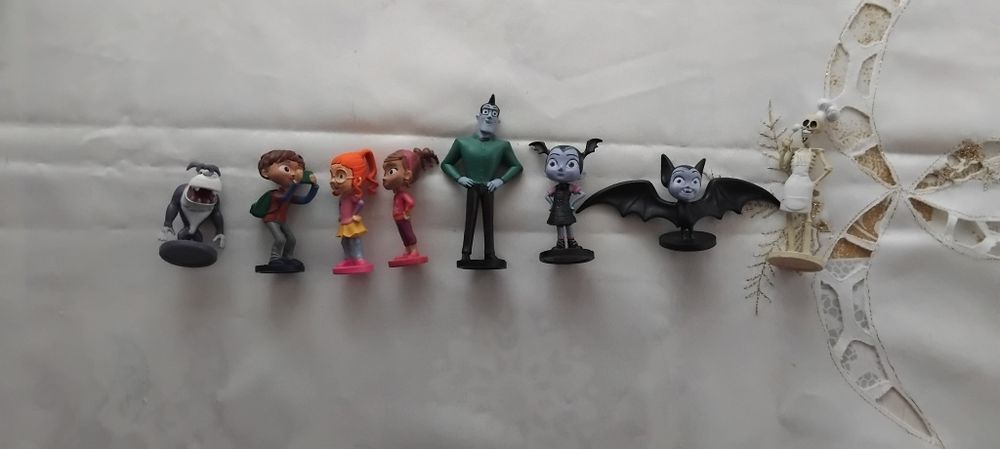 Vampirina Dolls