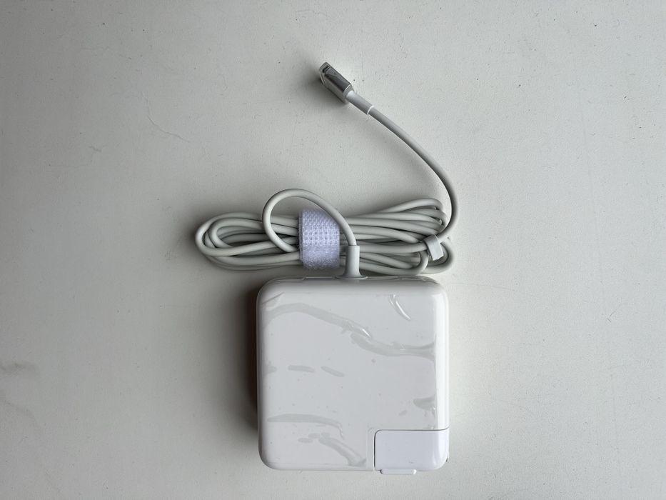 зарядний пристрій до ноутбука Apple