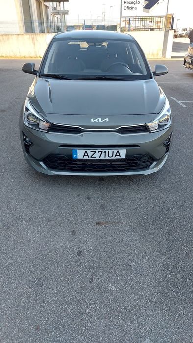 Kia Rio 1.2 Ano 2023 - Apenas 29.600 km - Como novo - Garantia de marca