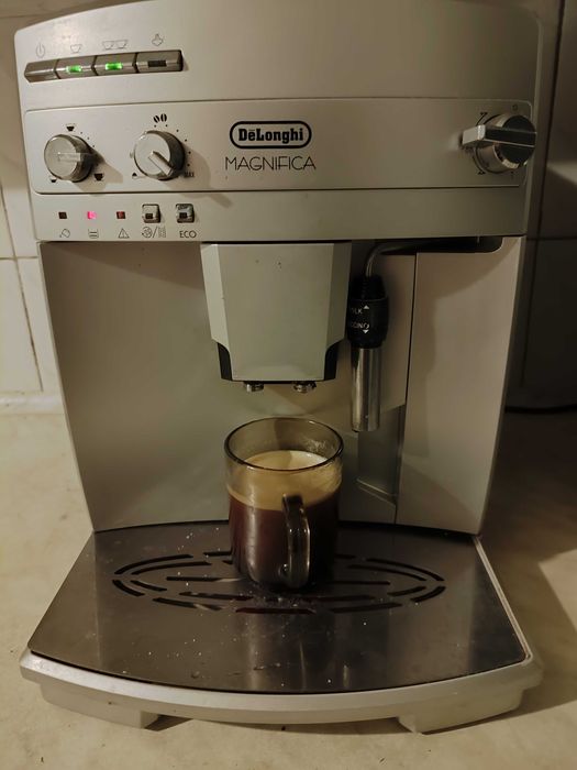 Кавомашина Delonghi Magnifica ESAM03.120.s
