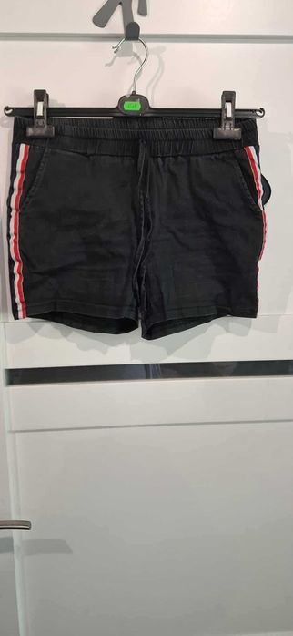 Krótkie damskie spodenki