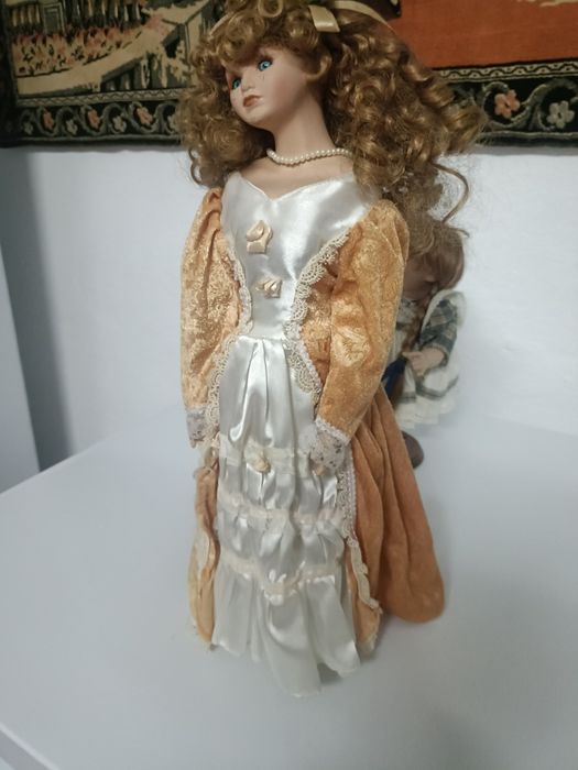 Boneca de porcelana