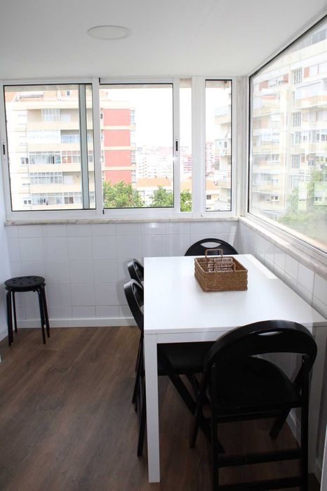 Quarto Duplo (2 Camas) para Arrendar com Despesas Incluídas