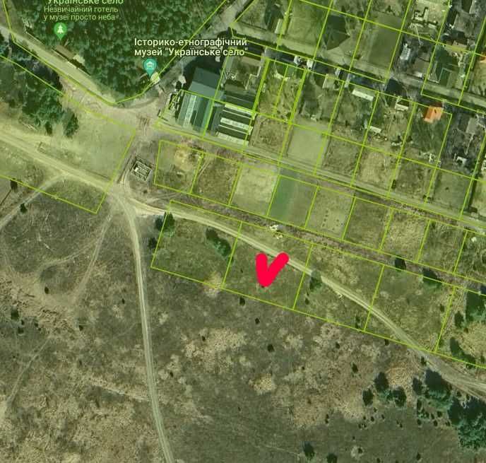 Продам землю навпроти комплексу Українське село. Ціна лише 10 000