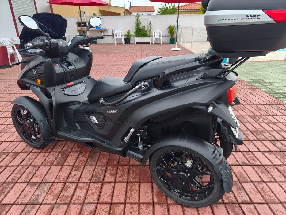 Vendo ou troco Quooder De Maio De 2023 com menos De 5000.00km