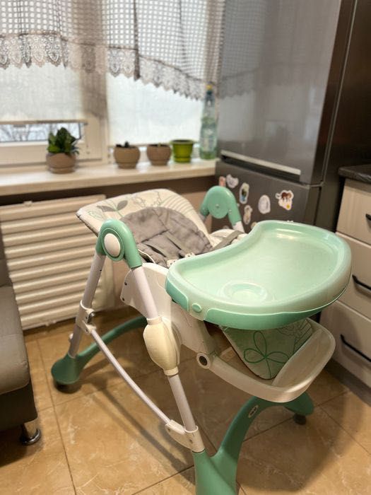 Столик для годування