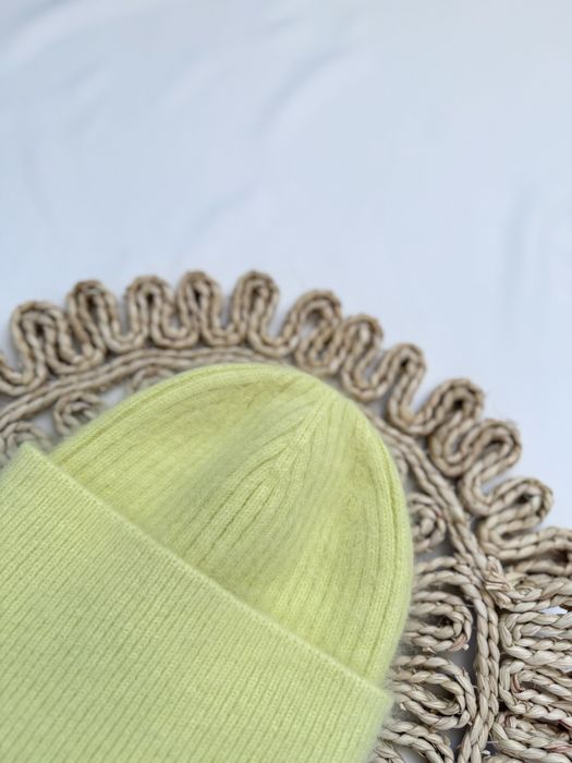 Żółta czapka 60% angora HIT