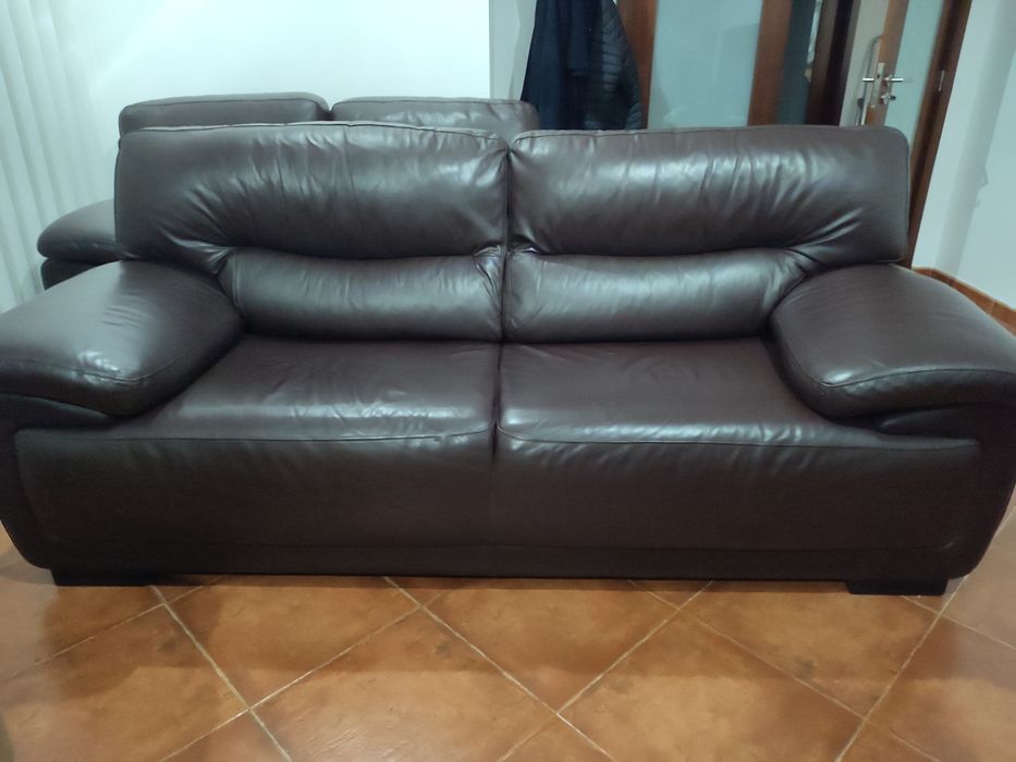Sofá castanho pele - 200€