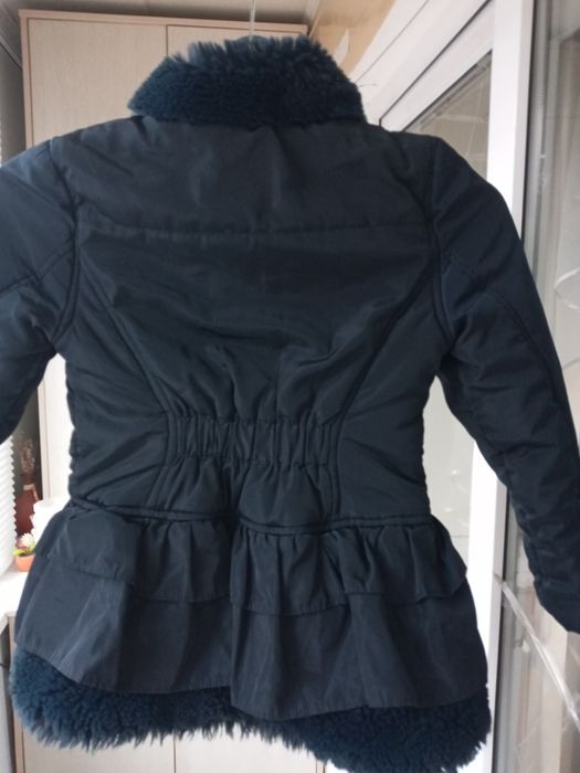 Стильна зимова куртка з хутром на 5-6 років