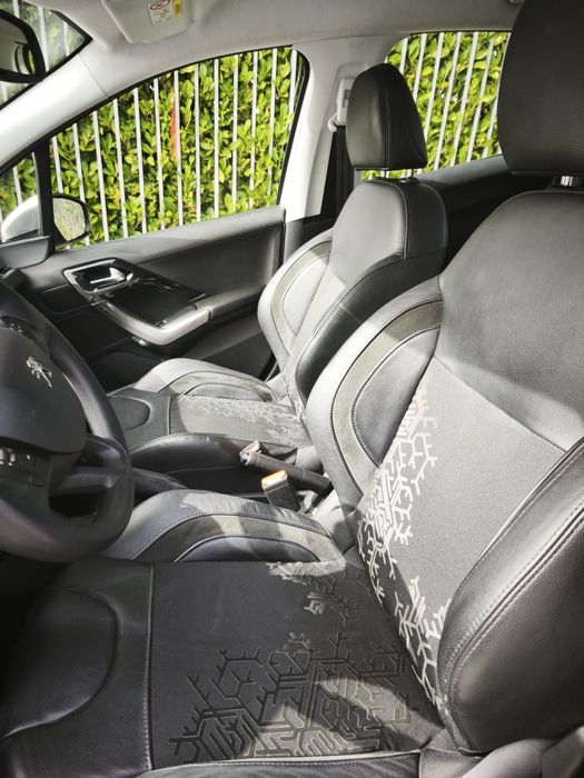 Peugeot 208 1.6 BlueHDi - Económico e bem equipado