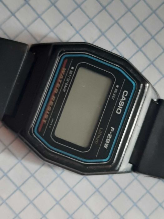 Часы винтажные Casio F-28W