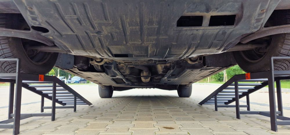 Najazdy samochodowe do 3 ton. 140x30x30 Wysyłka. STRUKSTAL