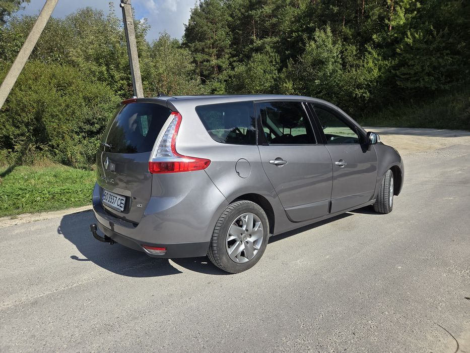 Renault Grand Scenic 2011р.  1,5дизель