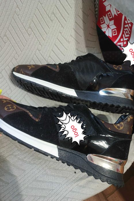 Buty damskie logowane