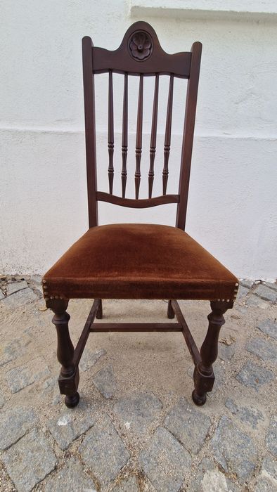 Mesa de jantar antiga restaurada / lacada a branco + 6 cadeiras estilo clássico