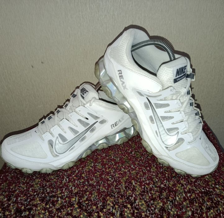 Кросівки фірми Nike 41 розміру