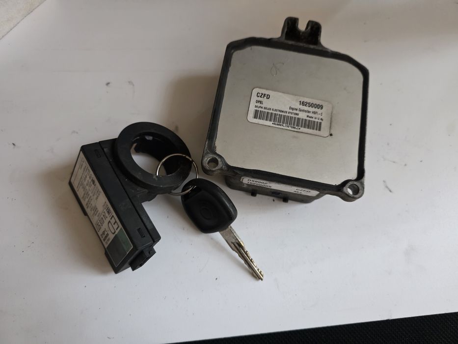 Komputer sterownik silnika 1.6 xel opel astra zafira CZFD