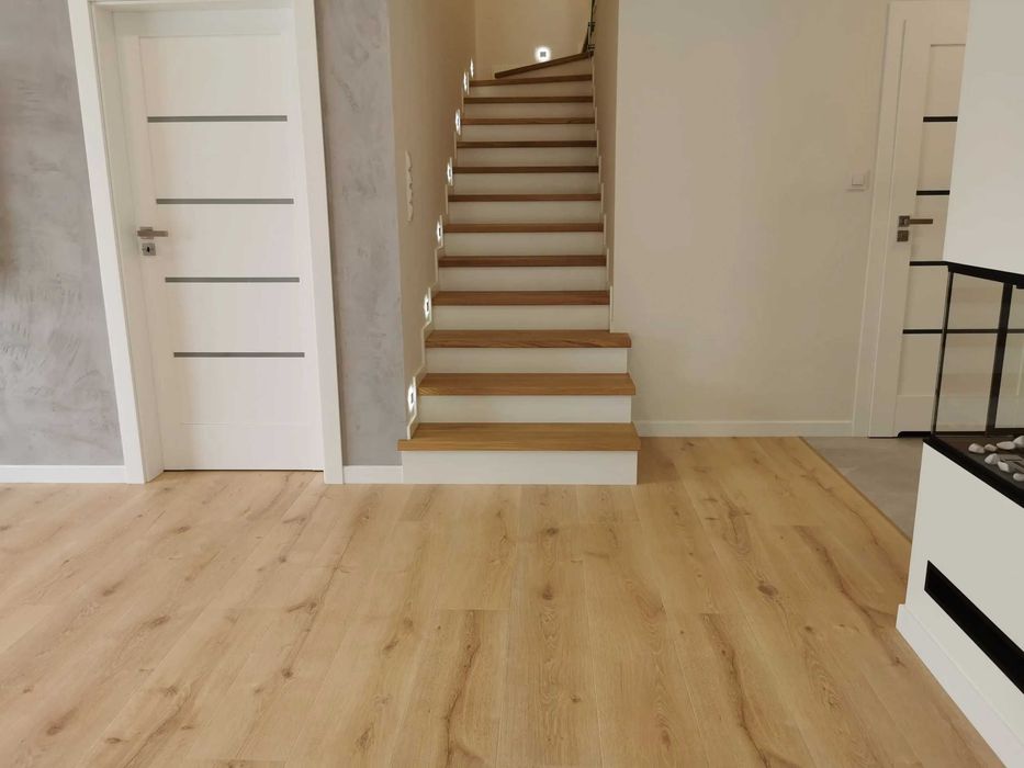 Schody drewniane na beton, samonośne, nakładki na schody