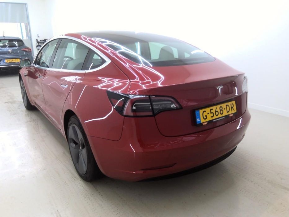 Tesla model 3 rigorosamente impecavel