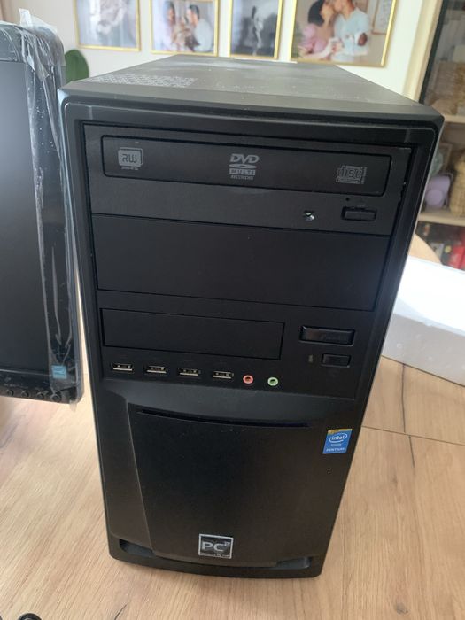 Komputer stacjonarny + monitor