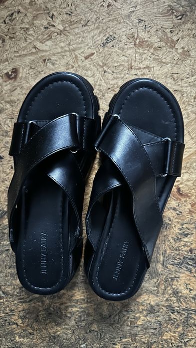 Piękne czarne buty 41