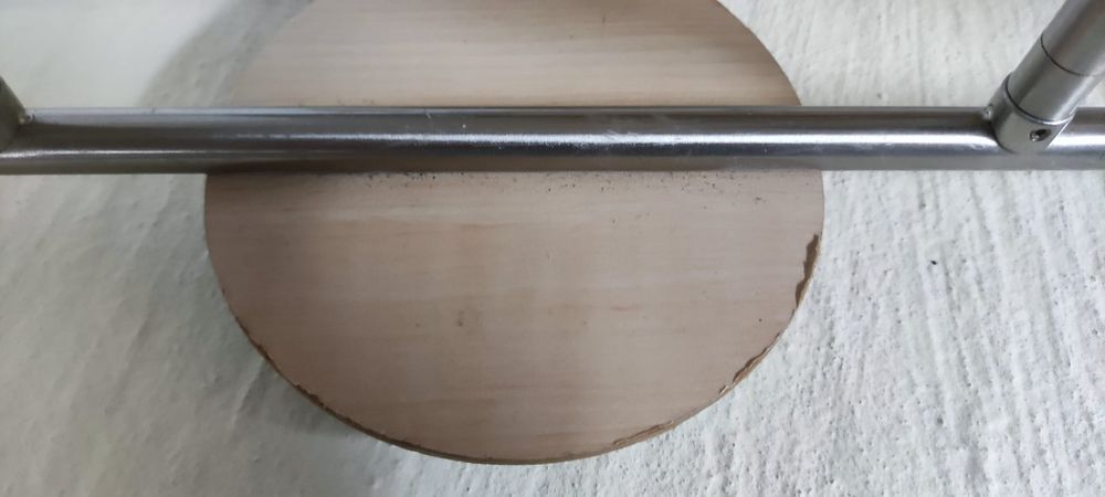 Ceiling-mounted projector track with 3 projectors430894314506823685