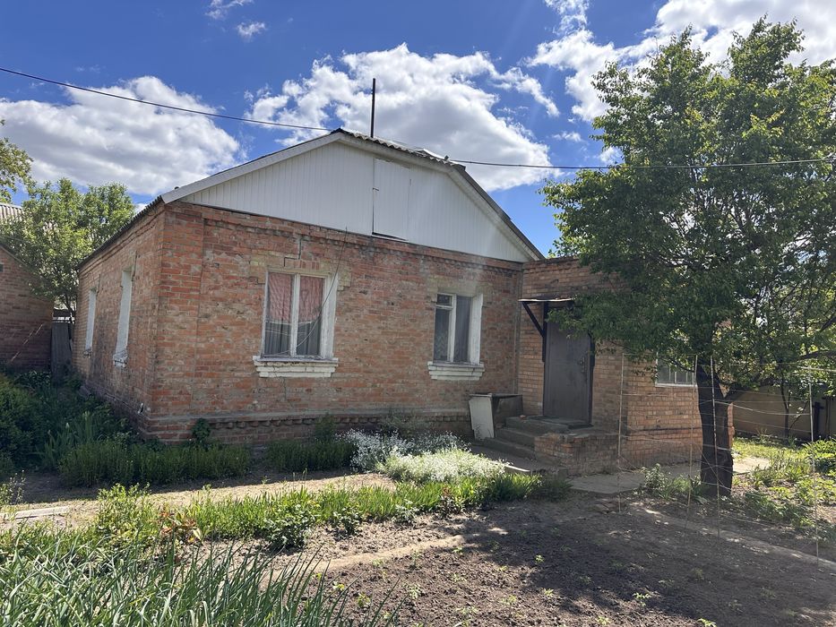 Продається будинок у центрі міста Ромни