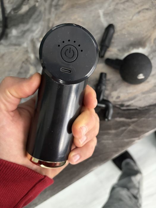 Масажер массажор 3 насадки, новий, користувались 2 раза коли купили