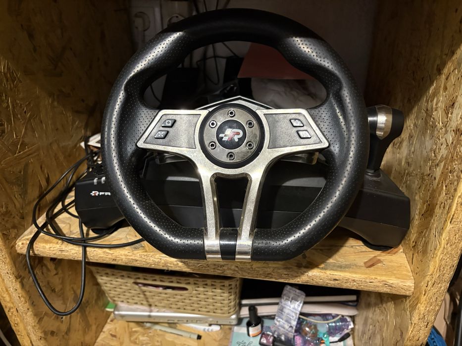 Volante com pedais