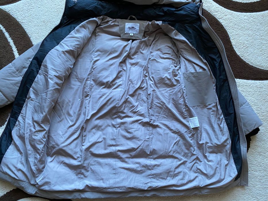 Жіноча зимова тепла куртка.