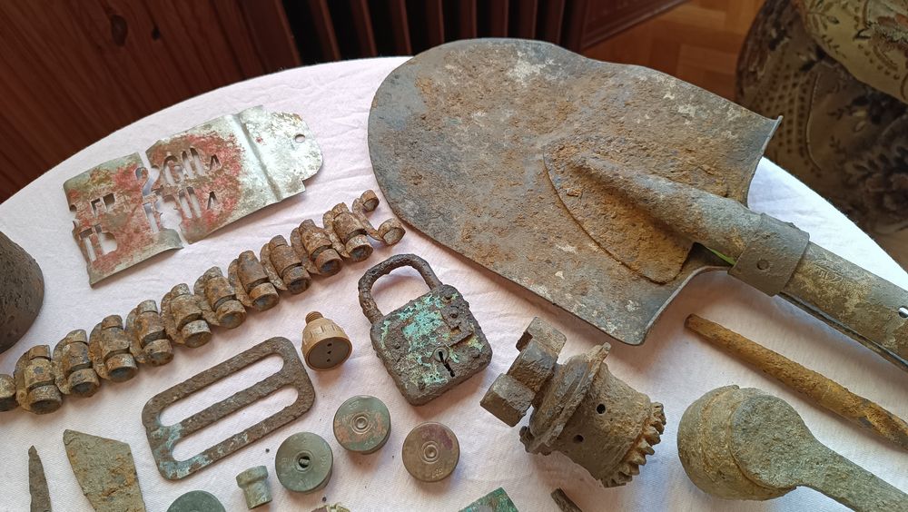 Guziki, klamry i inne wykopki