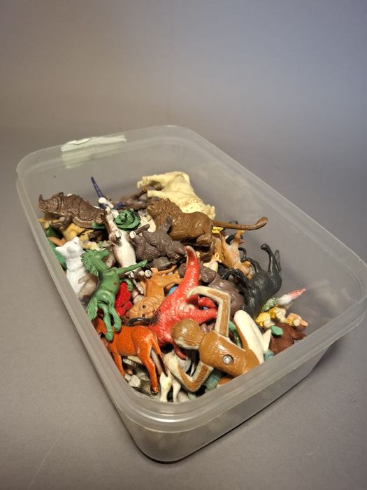 Figurka prl zestaw Zwierzęta 88szt zabawka