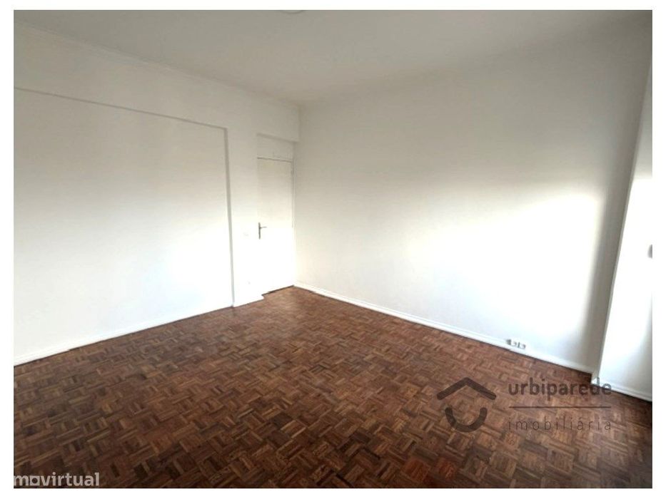 Apartamento T2 remodelado, Figueirinha Oeiras.