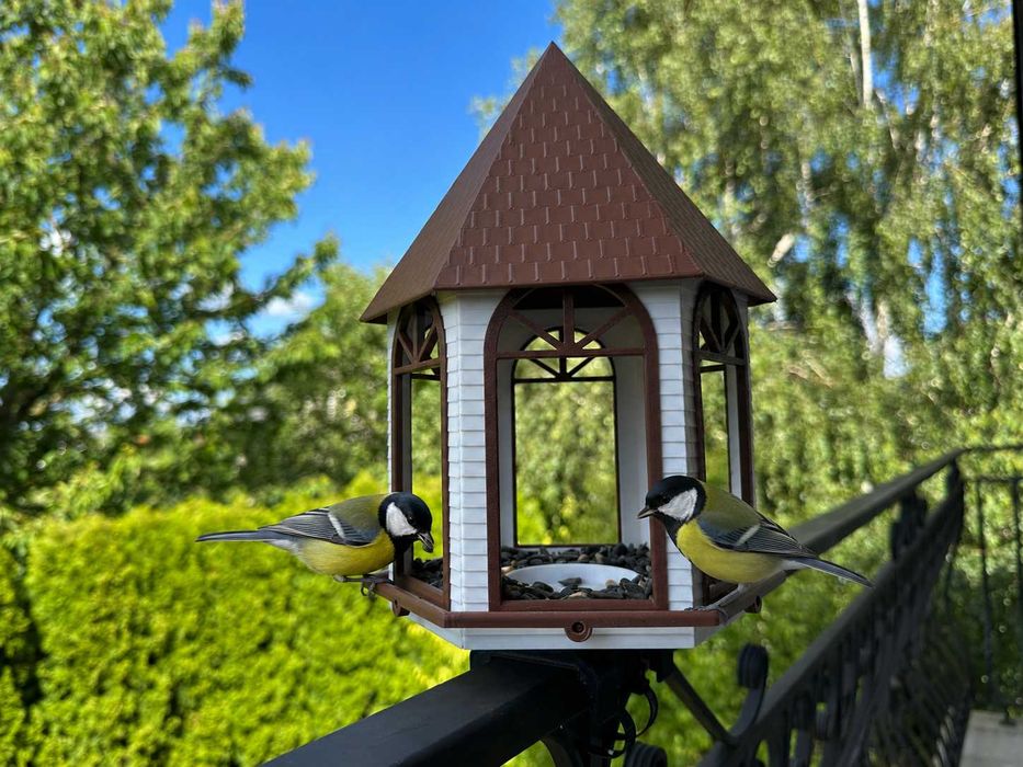 Karmnik dla ptaków na balkon / słupek / do ściany