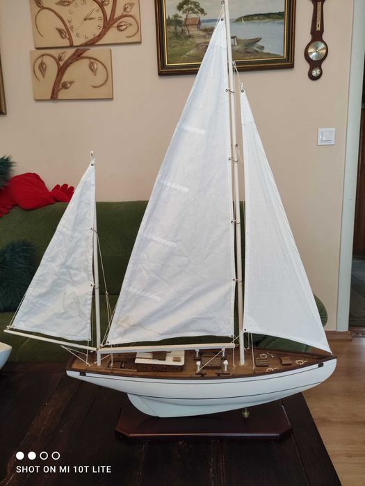 Duży drewniany model żaglowca