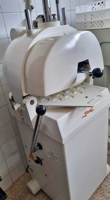 Divisora enroladora de pão automática trifásica