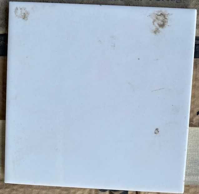 Azulejos novos de dimensões cores e quantidades diversas a partir 5€m2